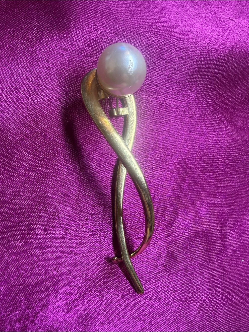 Gold-Tone Pearl Accent Women's hair clip  - Gold and White
